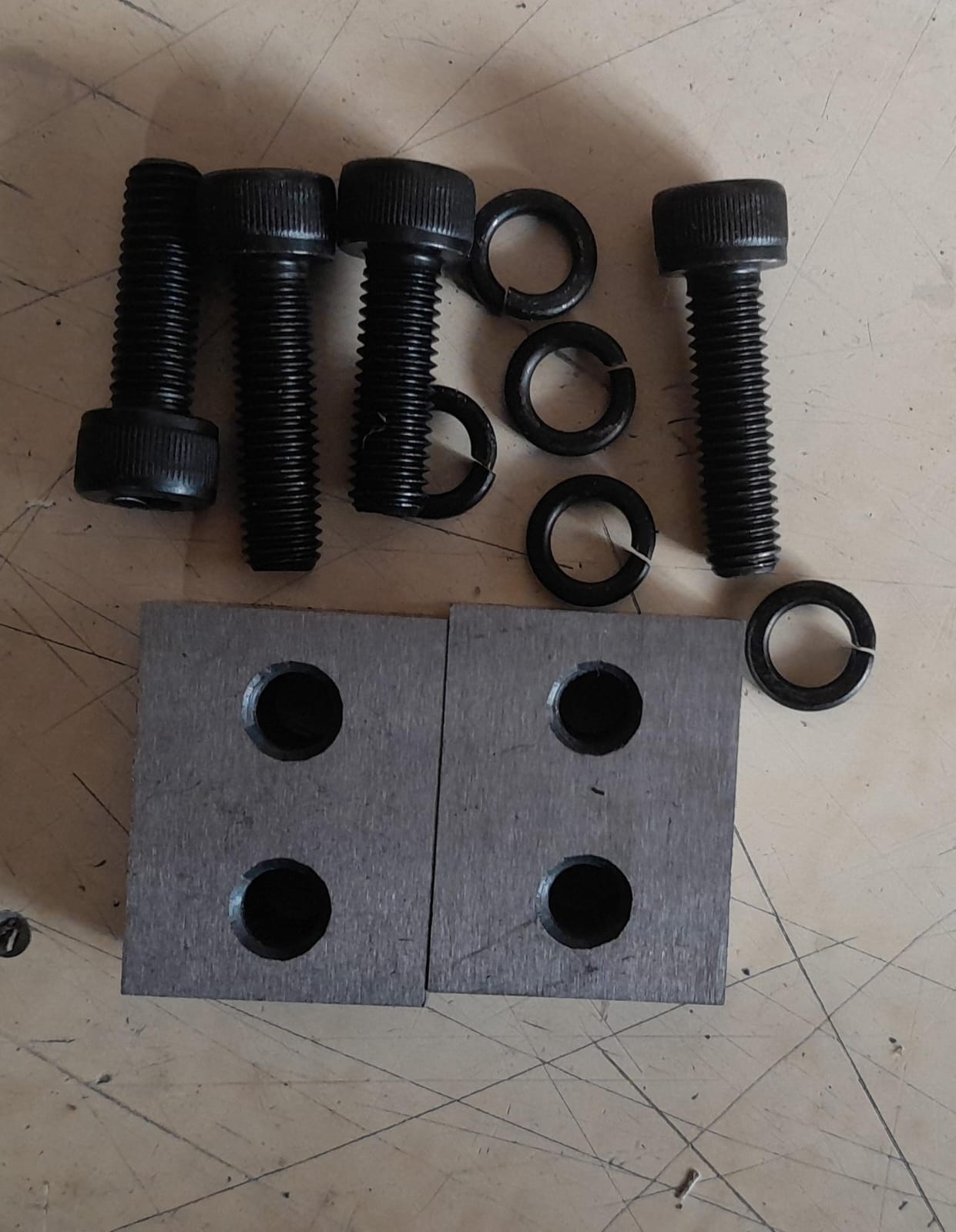 MATA PISAU RC 25